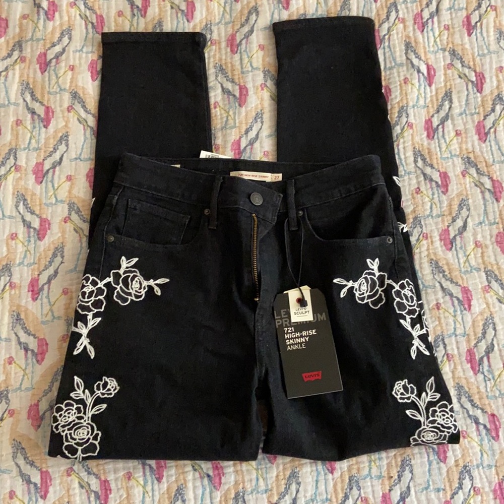 NWT Levi’s 721 Floral High Rise Skinny Ankle Jeans